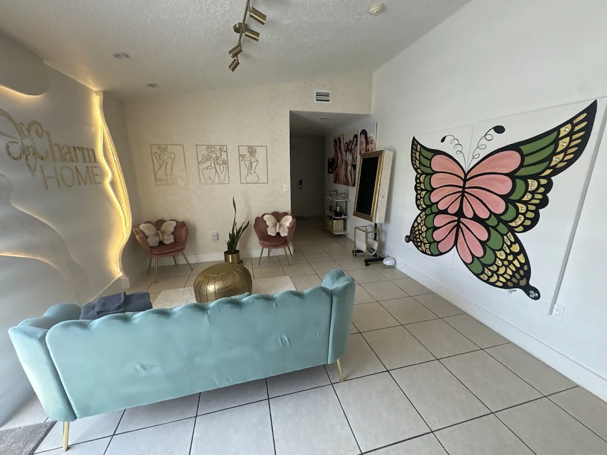 Charm Home Casa de recuperación en Miami | cuidados post quirurgicos post operatorios| Licensed Recovery House After Surgery - Photo 1