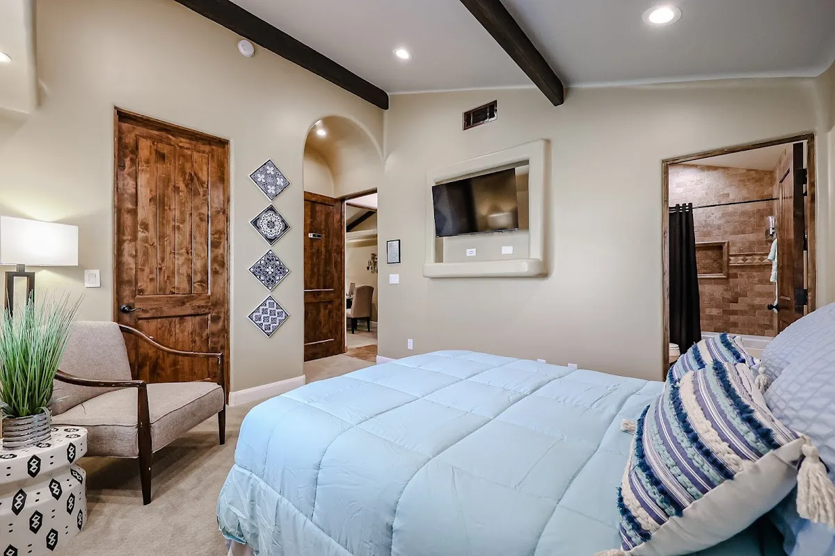 Camelback Recovery - interior photo