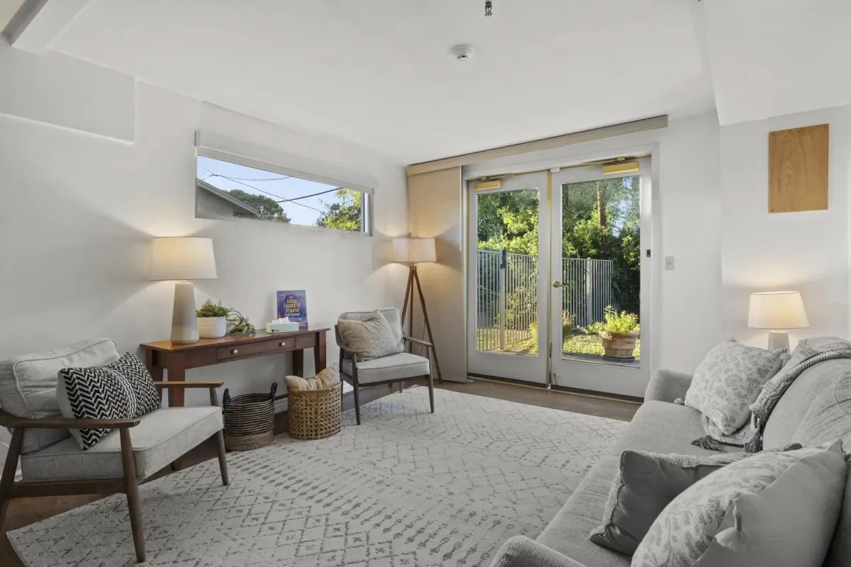 The Rosemary Tree Adolescent PHP, IOP and Family Intensive Therapy in Phoenix, AZ - Photo 3