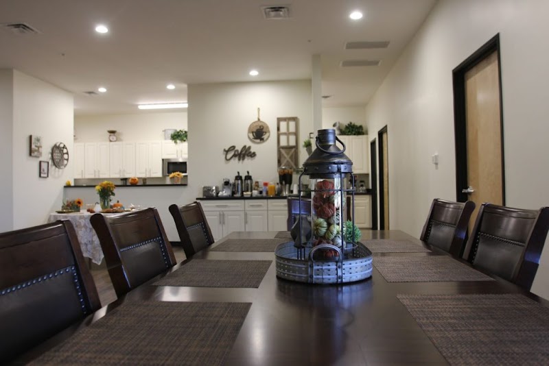 Serenity House - Photo 2