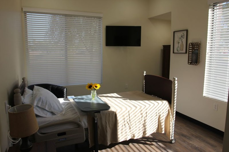 Serenity House - Photo 3