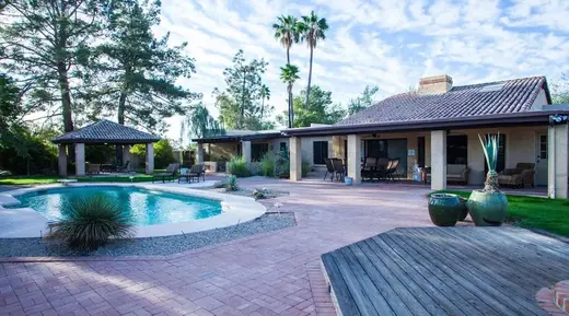 Camelback Recovery, LLC facility photo
