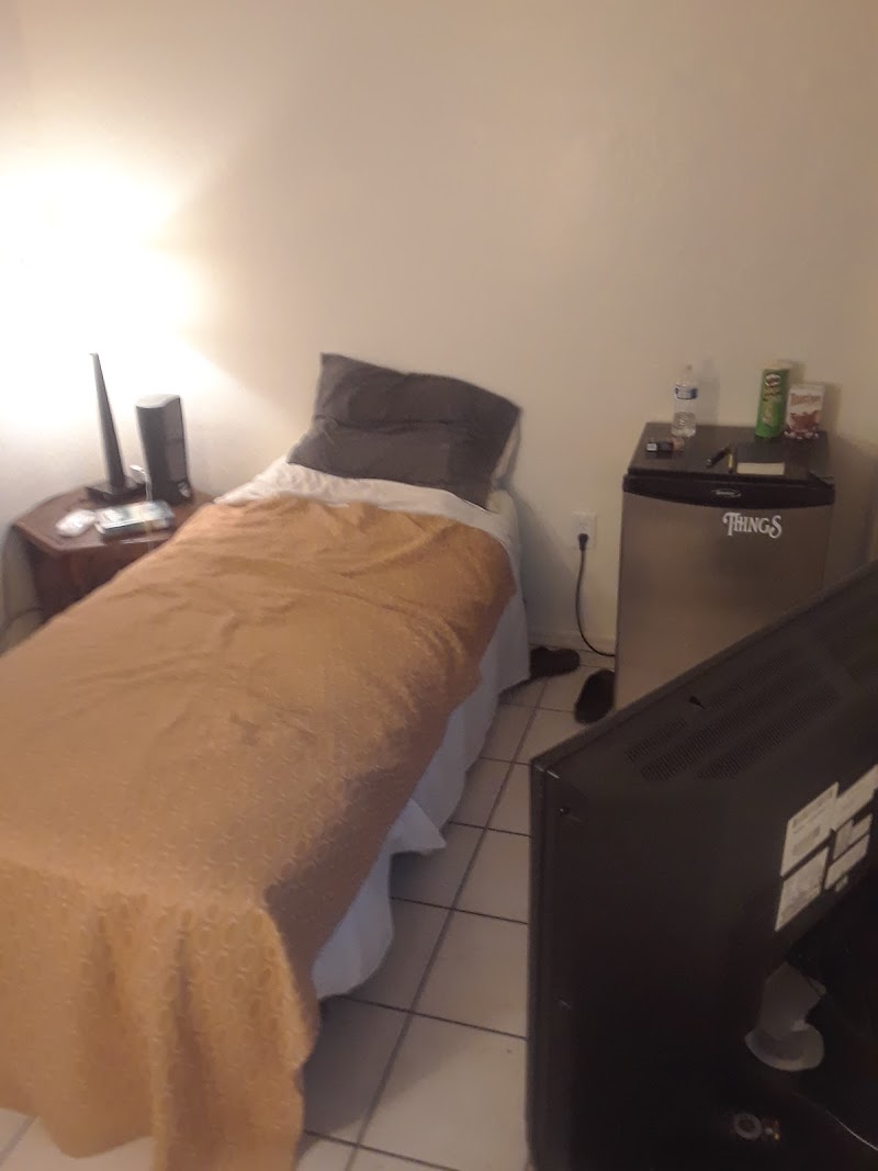 TLC Transitional Living Communities Macdonald House - Photo 1