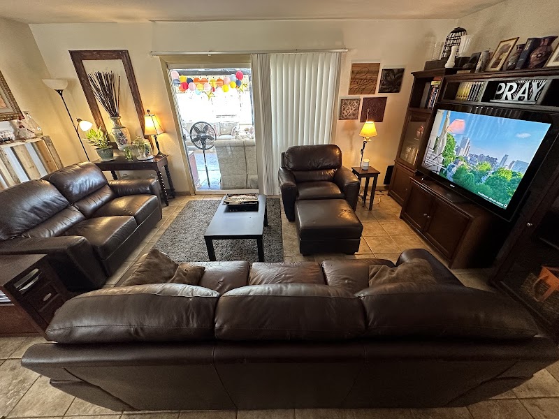 Casa Milagra Sober Living - Photo 1