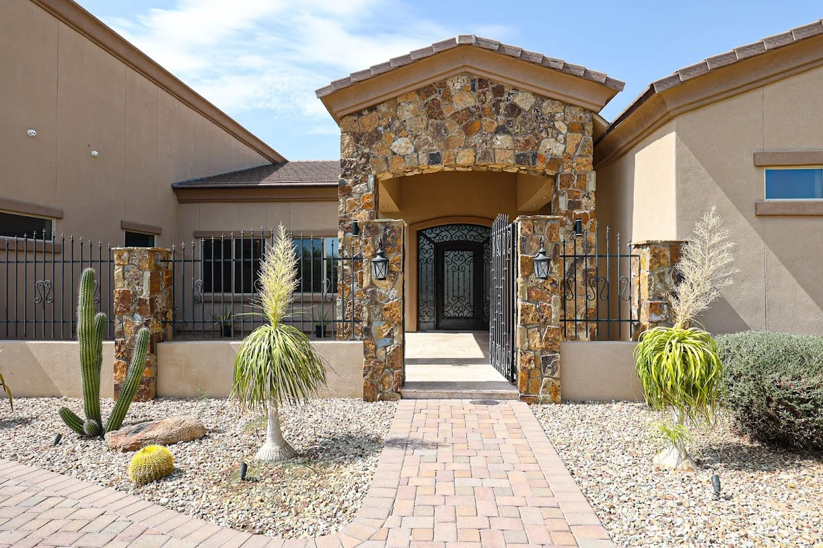 Camelback Recovery - Photo 5